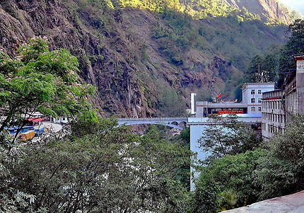 Zangmu : pont frontière Chine-Népal