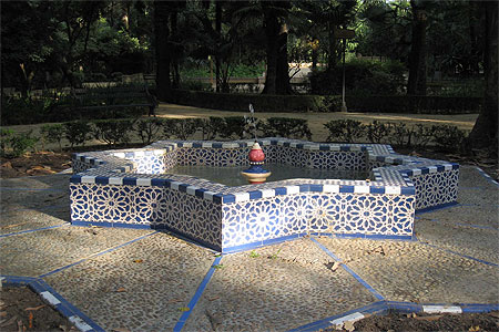 Séville - Parc Maria Luisa - Fontaine étoile Séville - Parc Maria Luisa - Fontaine étoile