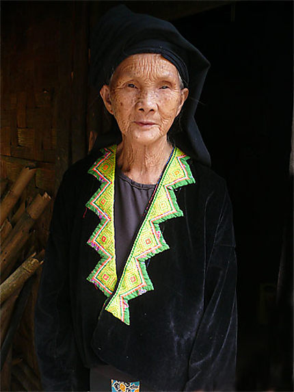 Femme Hmong