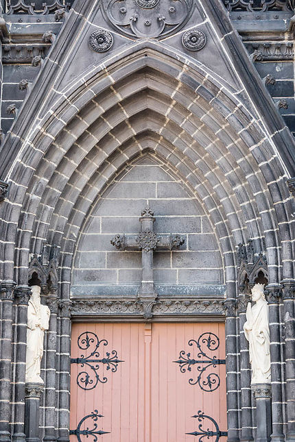Clermont-Ferrand - Eglise Saint-Eutrope