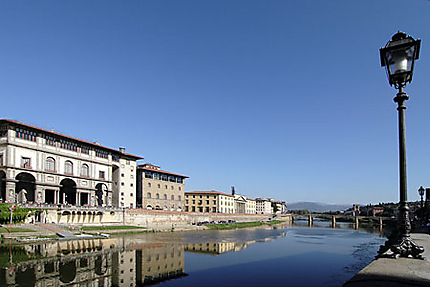 L'Arno et la façade Vassari