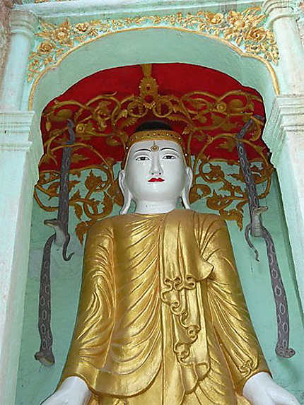 Bouddha debout