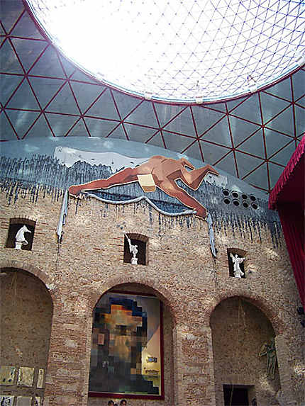 A l'intérieur du Musée Dali