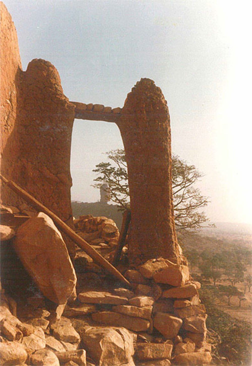 Pays Dogon, Falaise de Bandiagara prise de Sangha