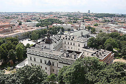 Le Palais des Souverains, la Cathédrale et le Beffroi
