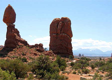 Balanced rock - Arches Nl Park Balanced rock - Arches Nl Park
