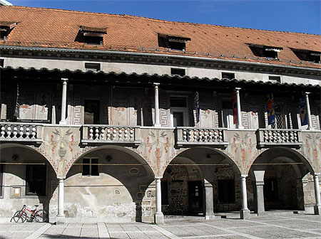 Križanke Križanke