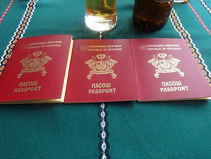 Passeports de la République de Vevcani!