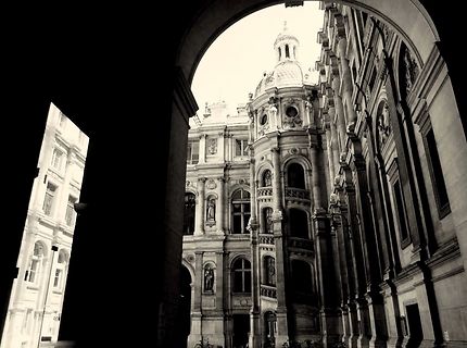 Cour hôtel de ville de Paris