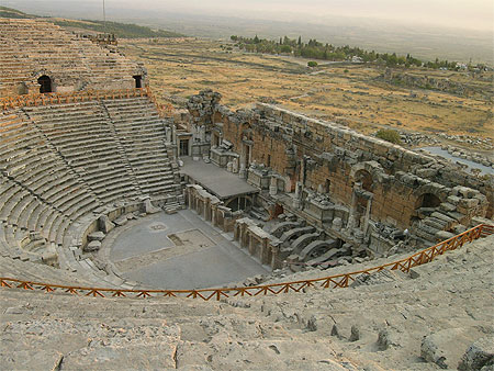Hierapolis (théâtre) Hierapolis (théâtre)