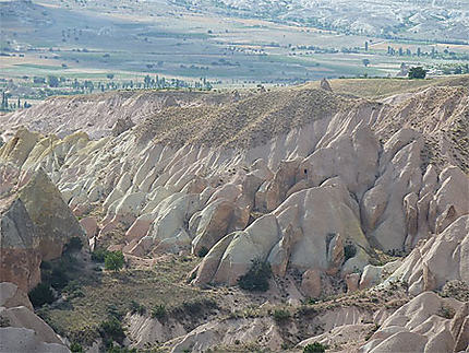 Paysage montagneux multi couleur / Cappadocia / Turquie