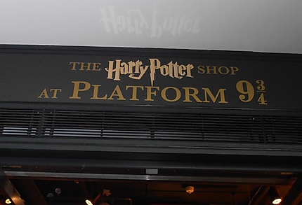 Enseigne du Harry Potter Shop
