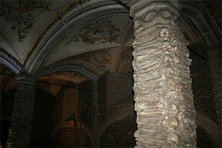 La chapelle des ossements La chapelle des ossements