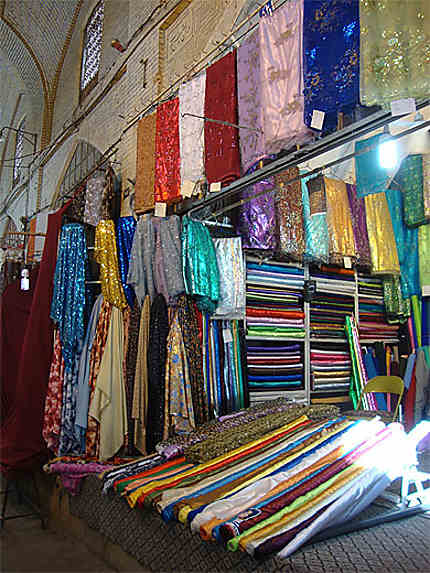 Tissus au bazar de Shiraz