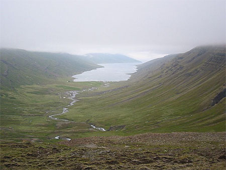 Fjord de Mjoifjordur Fjord de Mjoifjordur