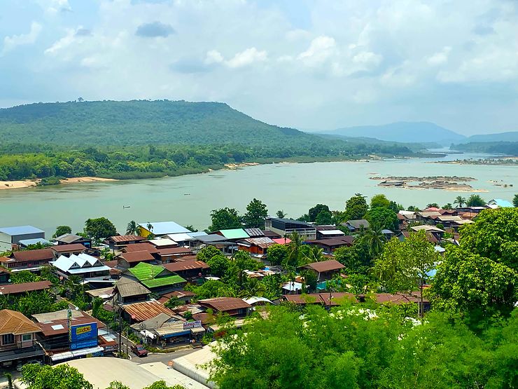 Khong Chiam et Pha Taem : fleuve aux deux couleurs et Lascaux thaï, au fil du Mékong
