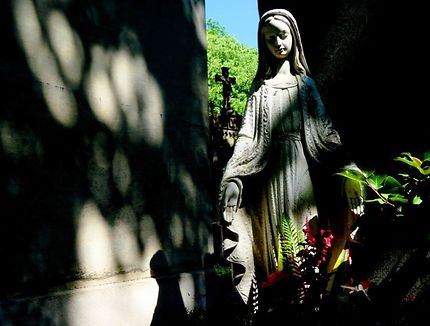 Jolie statue (art funéraire) 