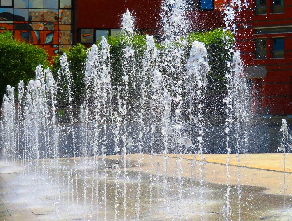 Les Fontaines place de la Mairie à Evry 