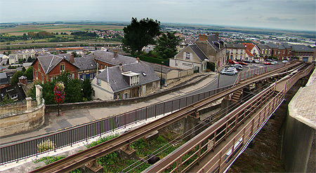 Laon Laon