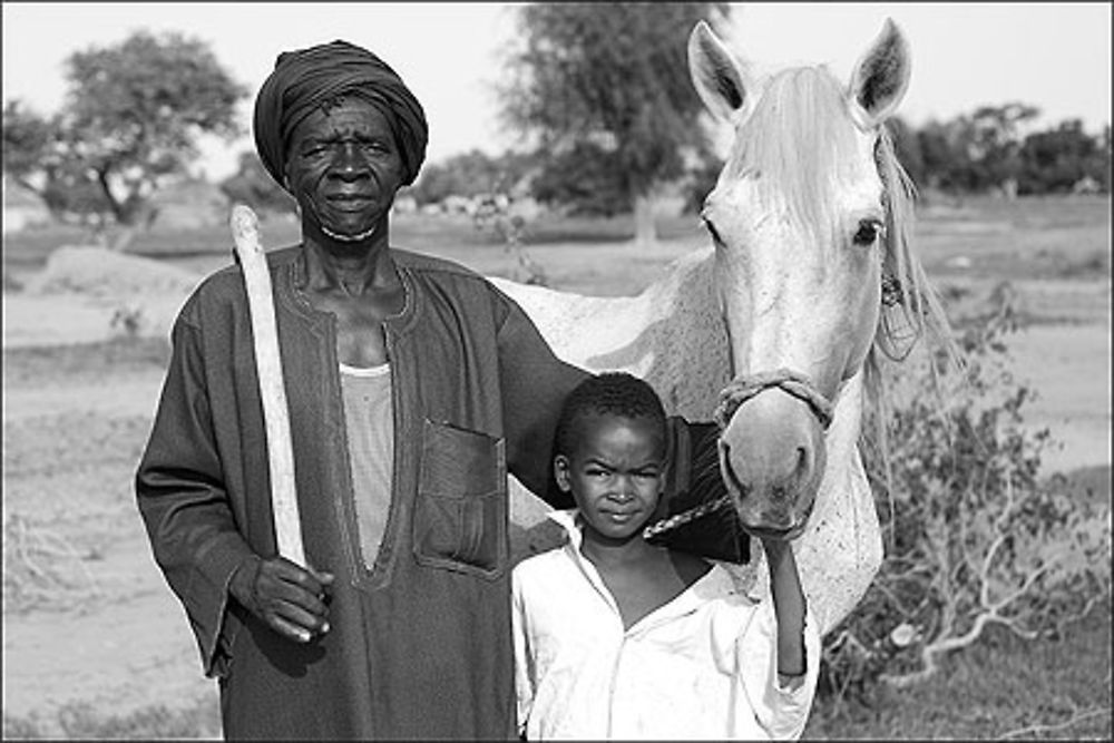 Le chef du village et son fils