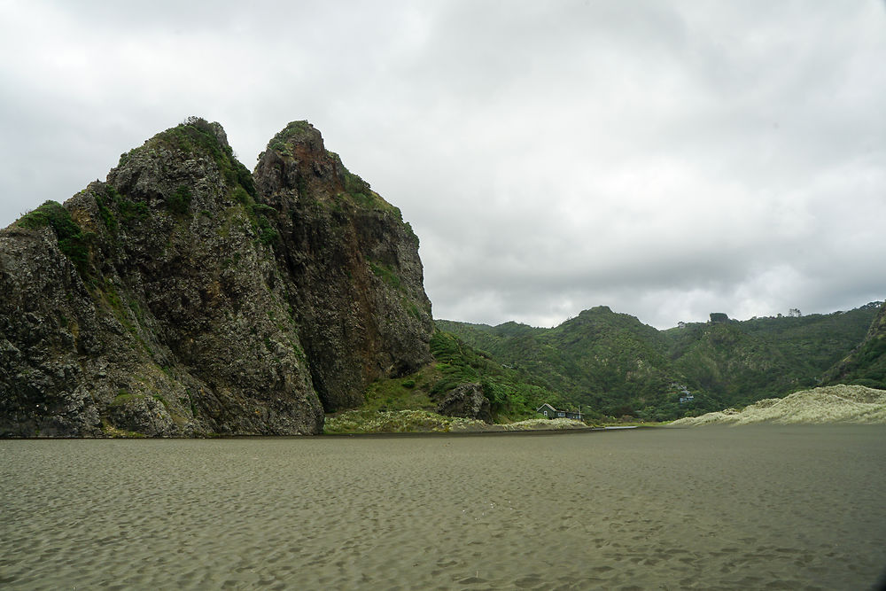 Karekare Beach