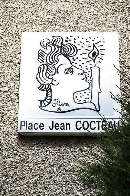 St-Etienne, La plaque de la place Jean Cocteau