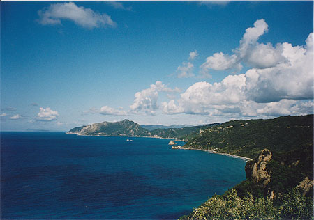 La côte de Corfou aux environs de Pendati La côte de Corfou aux environs de Pendati