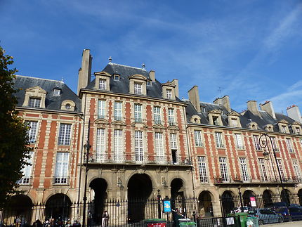 Les hôtels particuliers de la Place des Vosges