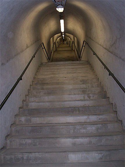 Escalier de l'abri Sadi Carnot