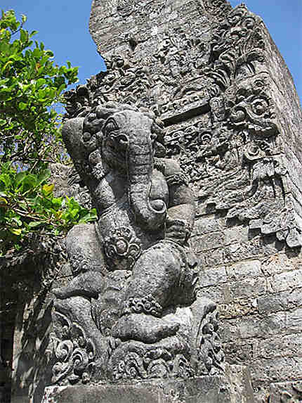 Statue du Pura Uluwatu