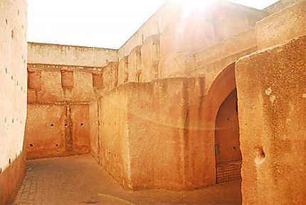 Les ruines de l'enceinte de la ville de Nédroma en Algérie