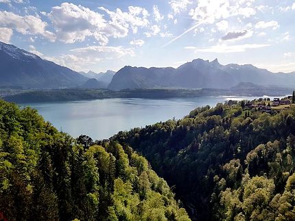 Vue sur le lac de Thoune, Suisse