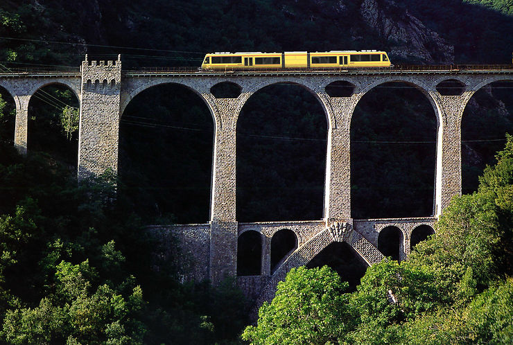 Le Train jaune (Ligne de Cerdagne)- Pyrénées-Orientales