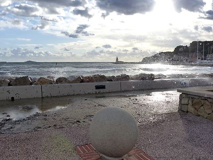 La mer déchaînée à Sanary-sur-Mer