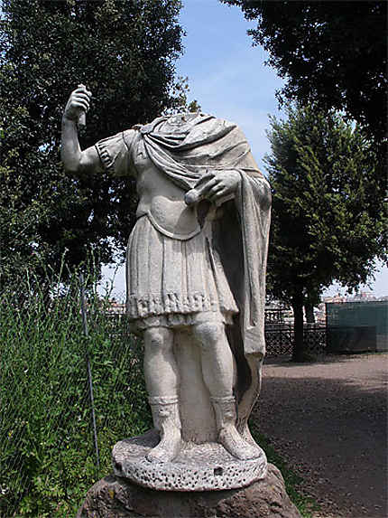 Statue de Cybèle sans tête