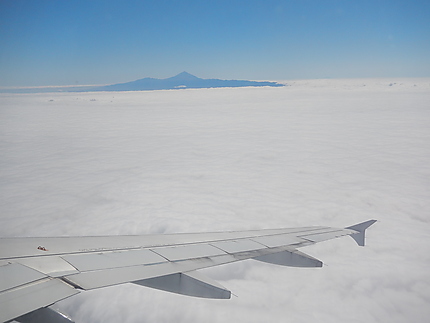 Teide et Pico viejo au-dessus des nuages
