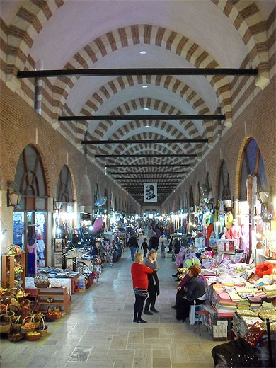 Intérieur du bazar d'Edirne Intérieur du bazar d'Edirne