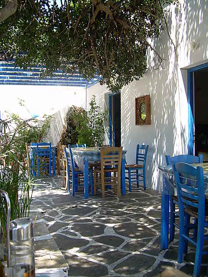 Paisible taverne à Amorgos