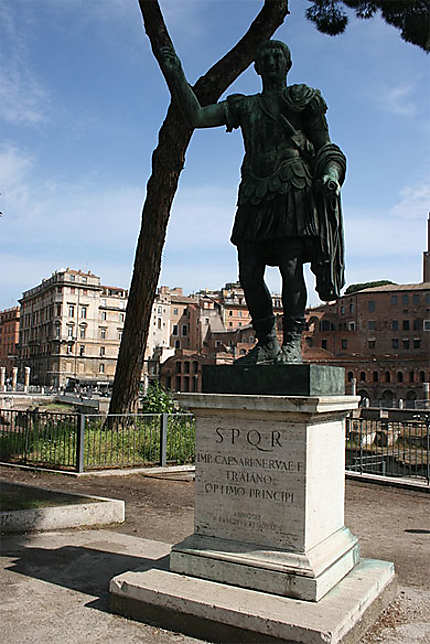 Statue de l'empereur Trajan