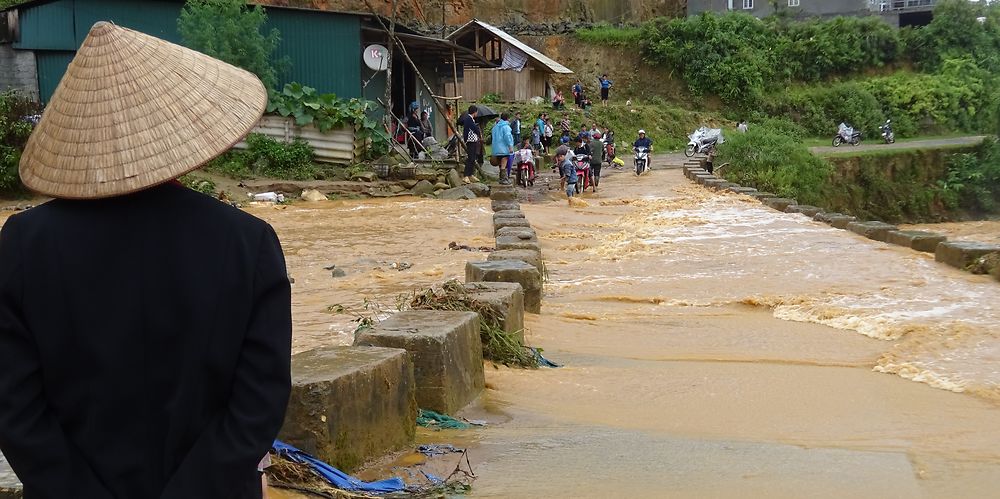 Rivière en crue dans les environs de Sapa