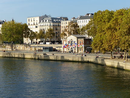 Le quai des Célestins, Paris