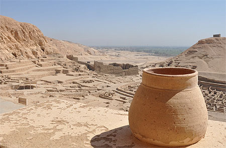 Le village des artisans de pharaon Le village des artisans de pharaon