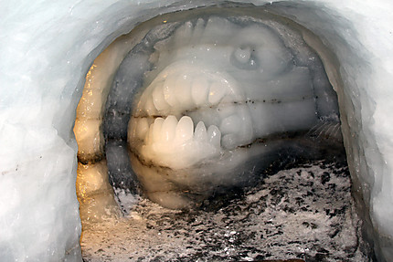 Grotte de glace monstre