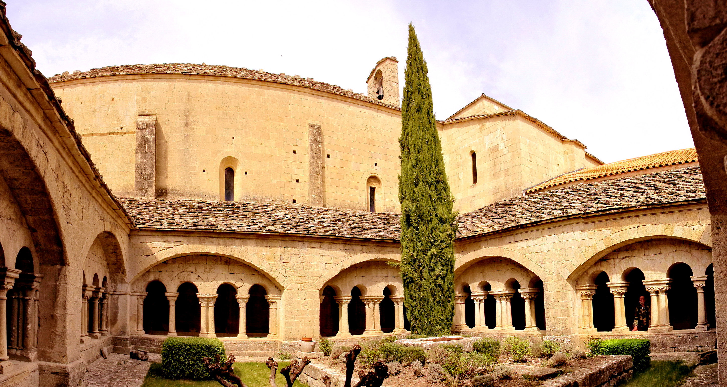 Cloître de Ganagobie Cloître de Ganagobie