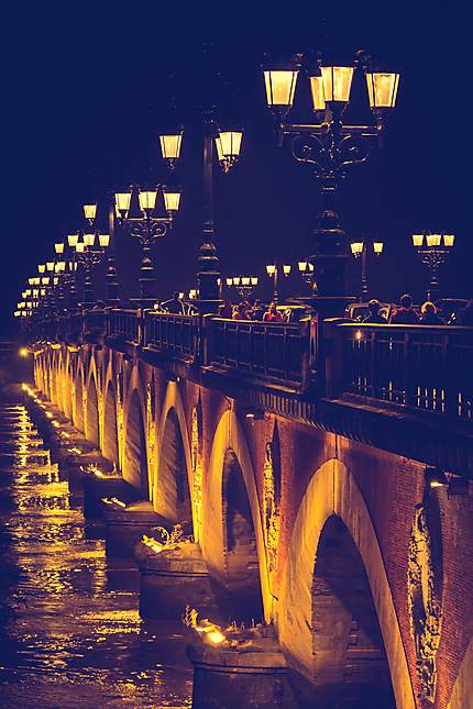 Bordeaux - Le Pont de Pierre illuminé