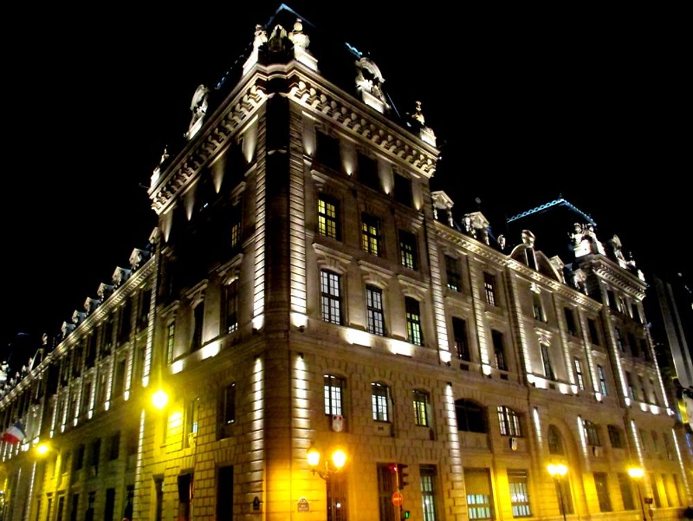 Paris la nuit, la Préfecture de Police 