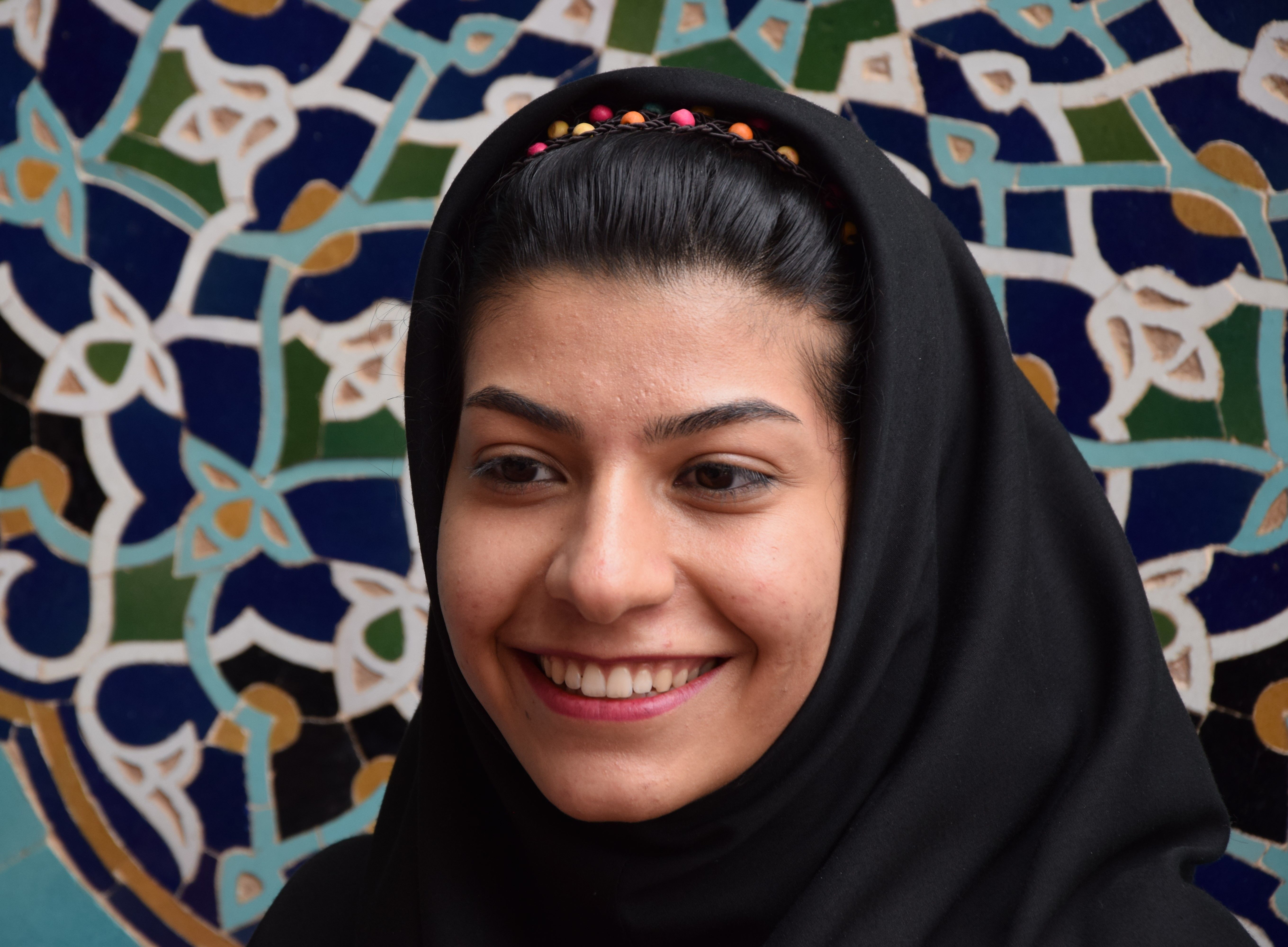Joli sourire d'une jeune fille iranienne