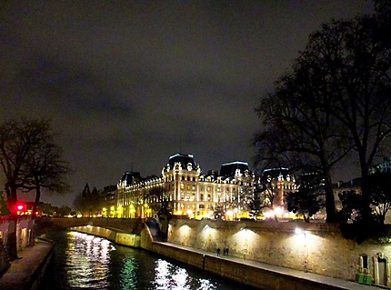 Paris la nuit, la Seine