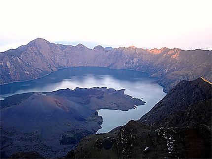  Mont  Rinjani  au lever du soleil Volcans Montagne 