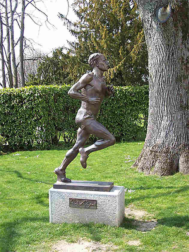 Emil Zatopek Statues Le Mus E Olympique De Lausanne Lausanne